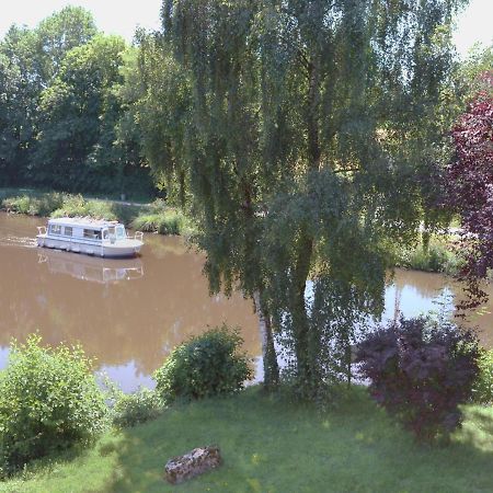 Le Moulin Du Mottay Panzió Évran Kültér fotó